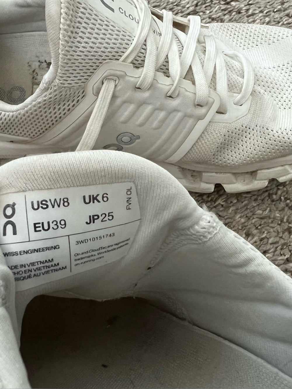 ON Cloudrunning Women’s White Mesh Lace-Up Sneakers Size 8 - Picture 11 of 12